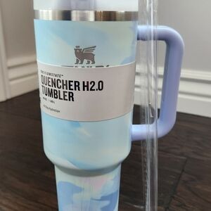 Stanley, The Quencher H2.0 Flowstate™ Tumbler | 40 OZ. Cool Serene Brushstrokes.